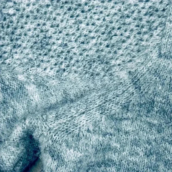 Coco Y Club Women's Light Blue Knit Pullover Sweater Size S V-Neck - Picture 3 of 5